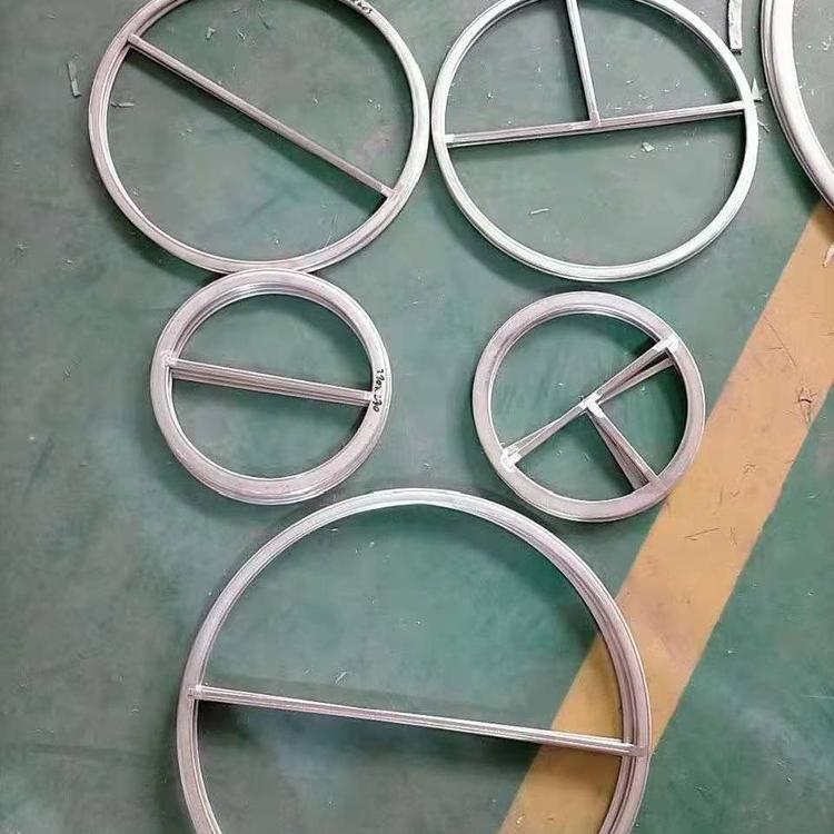 鑫弘管殼式換熱器金屬纏繞墊片  換熱器帶筋金屬石墨纏繞墊片廠(chǎng)家